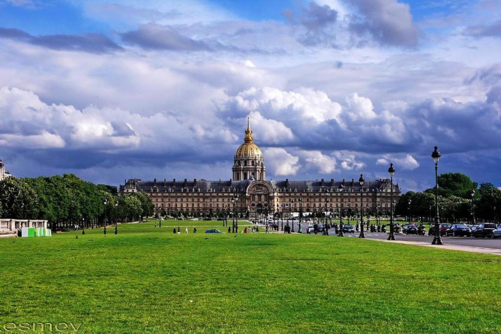 Modernized Studio - Meters From The Invalides Gardens Apartment Paris Exterior photo