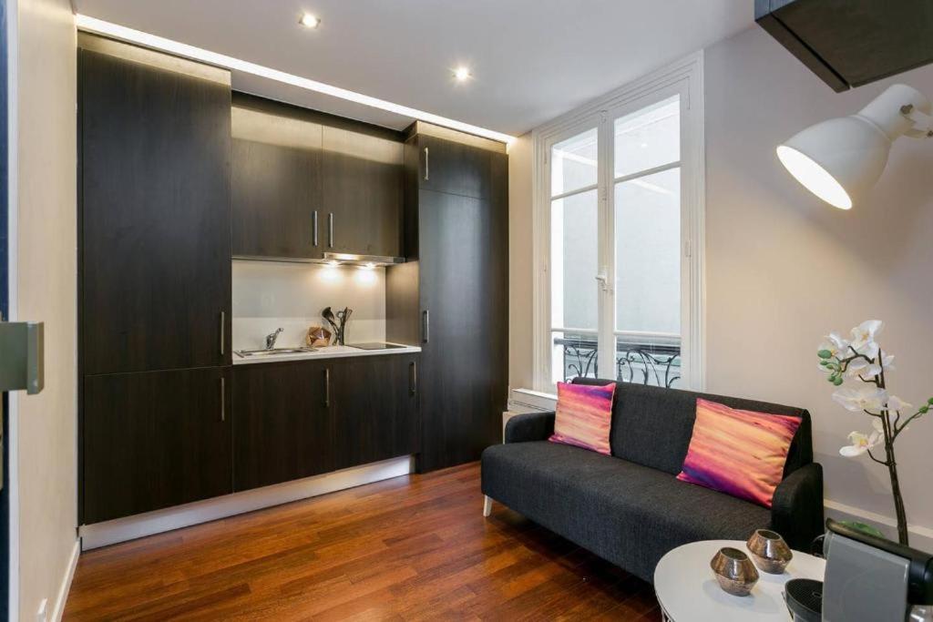Modernized Studio - Meters From The Invalides Gardens Apartment Paris Exterior photo